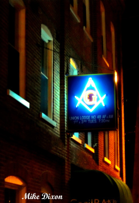 gilpin building at night elkton