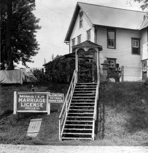 Couple could have an Elkton wedding at this marriage parlor